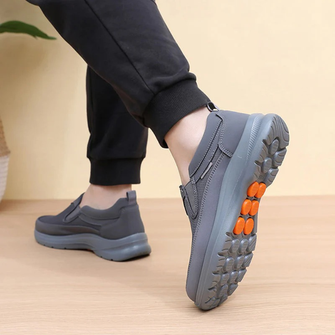 Kessoro unisex slip-on cushioned comfort sneakers in black and grey, laceless everyday shoes