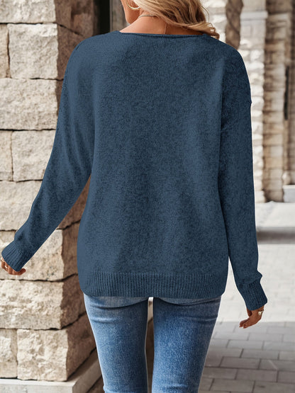 Kessoro women's relaxed V-neck drop-shoulder sweater in navy and pale pinkish grey
