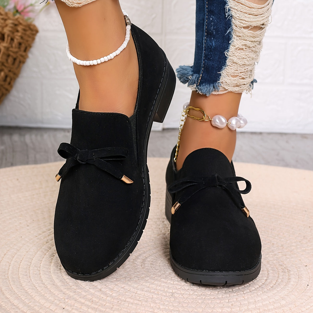 Women's bow-detail low-heel slip-on loafers in a green and black colour family (view 6)