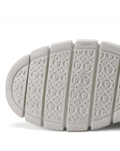 Men's lightweight breathable mesh everyday sneakers with a cushioned sole