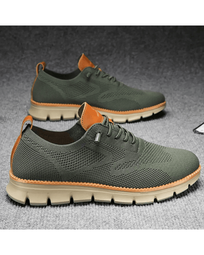 Men's lightweight breathable mesh everyday sneakers with a cushioned sole