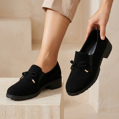 Women's bow-detail low-heel slip-on loafers in a green and black colour family (view 8)