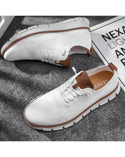 Men's lightweight breathable mesh everyday sneakers with a cushioned sole