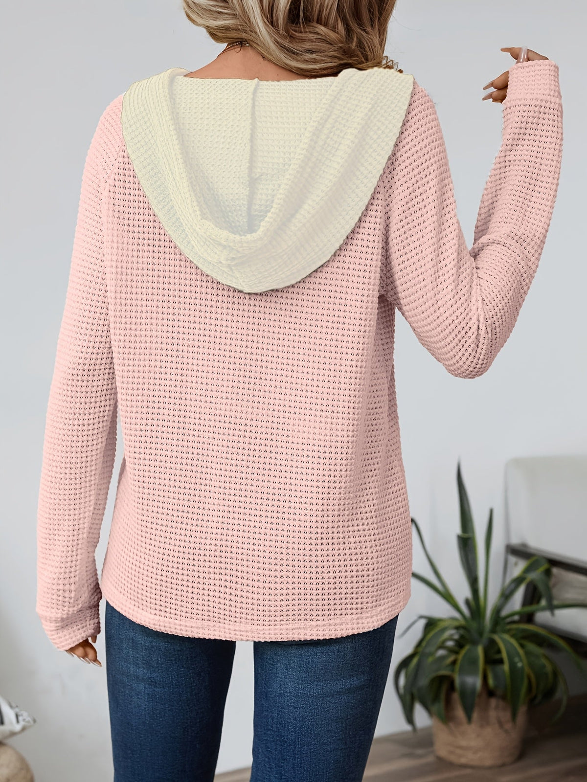 Women's waffle-knit button-neck hoodie in beige and black — Kessoro, image 4 of 12