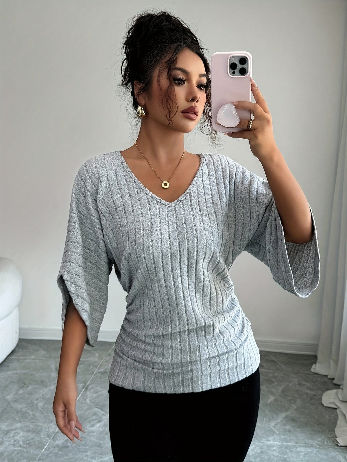 Kessoro women's relaxed draped V-neck top in grey – image 2 of 5
