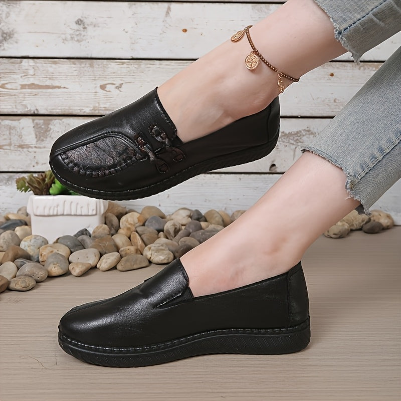 Women's cushioned wide-fit slip-on loafers in black, red and brown, view 3