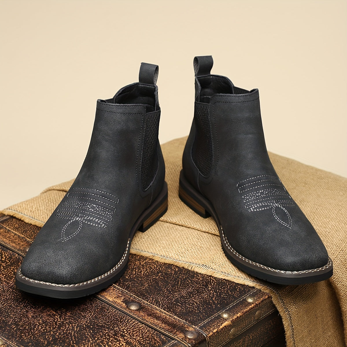 Kessoro men's classic elastic-panel Chelsea boots in black or brown leather with a pull tab