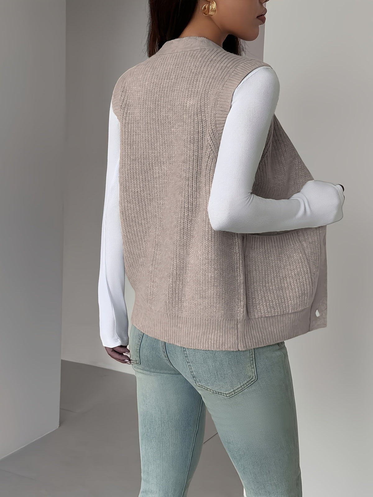 Kessoro women's buttoned V-neck knit vest with front pockets in soft neutral colourways