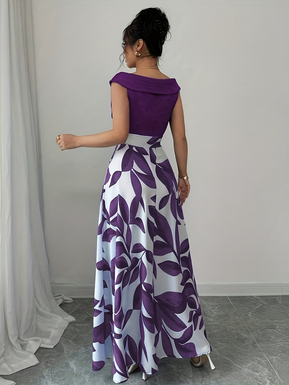 Women's leaf-print wrap-neck A-line maxi dress in a deep natural colourway