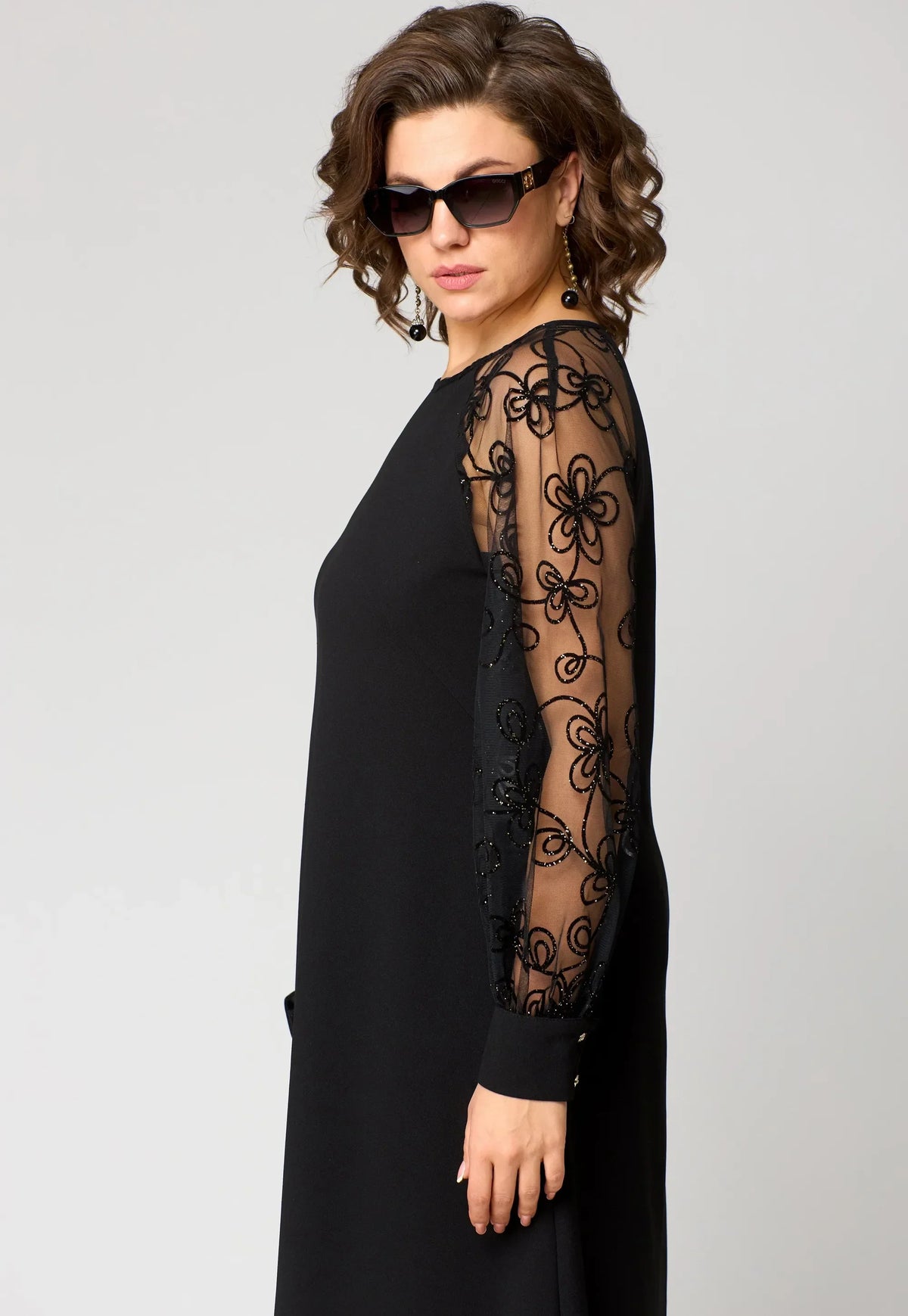 Women's floral lace sleeve midi dress in black