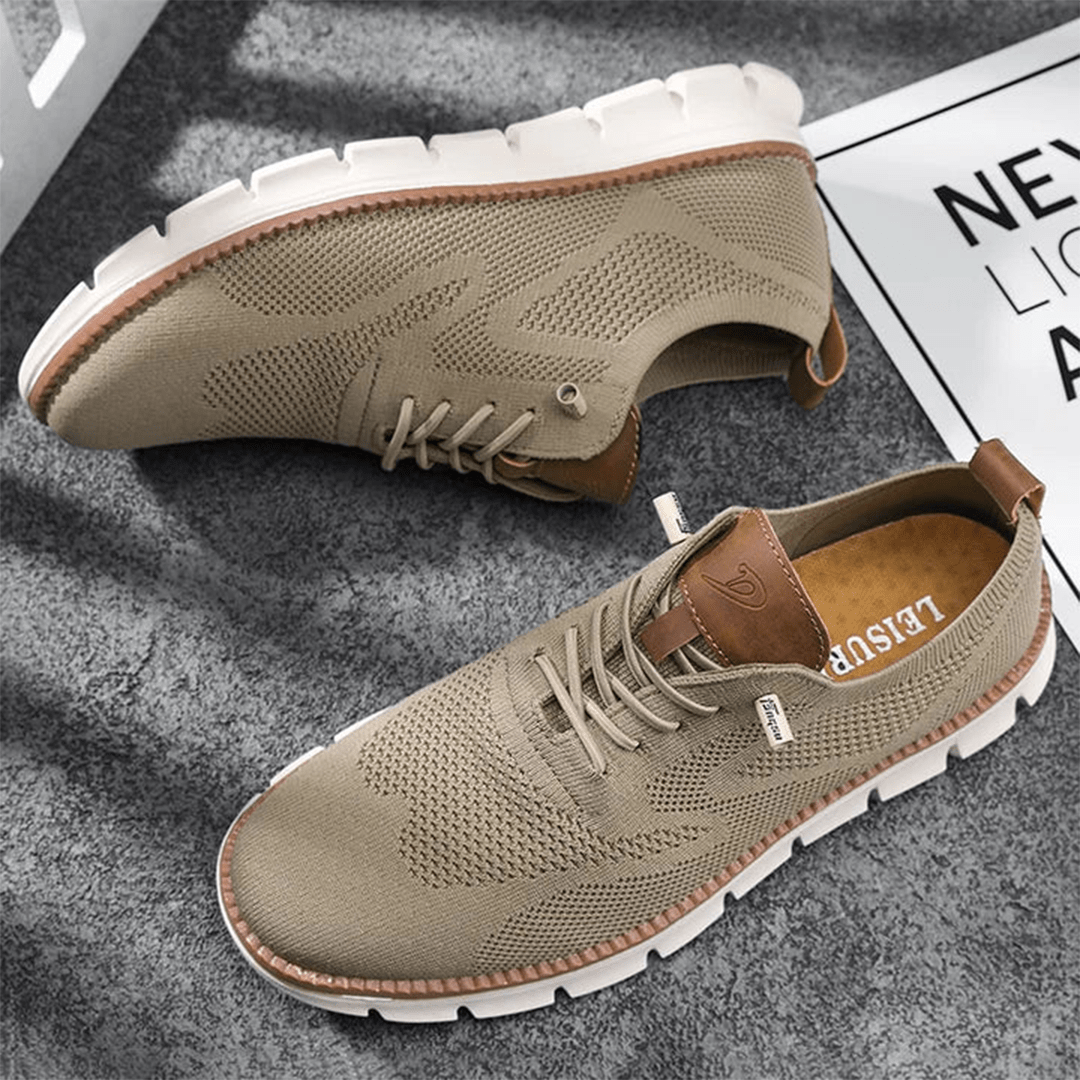 Men's lightweight breathable mesh everyday sneakers with a cushioned sole