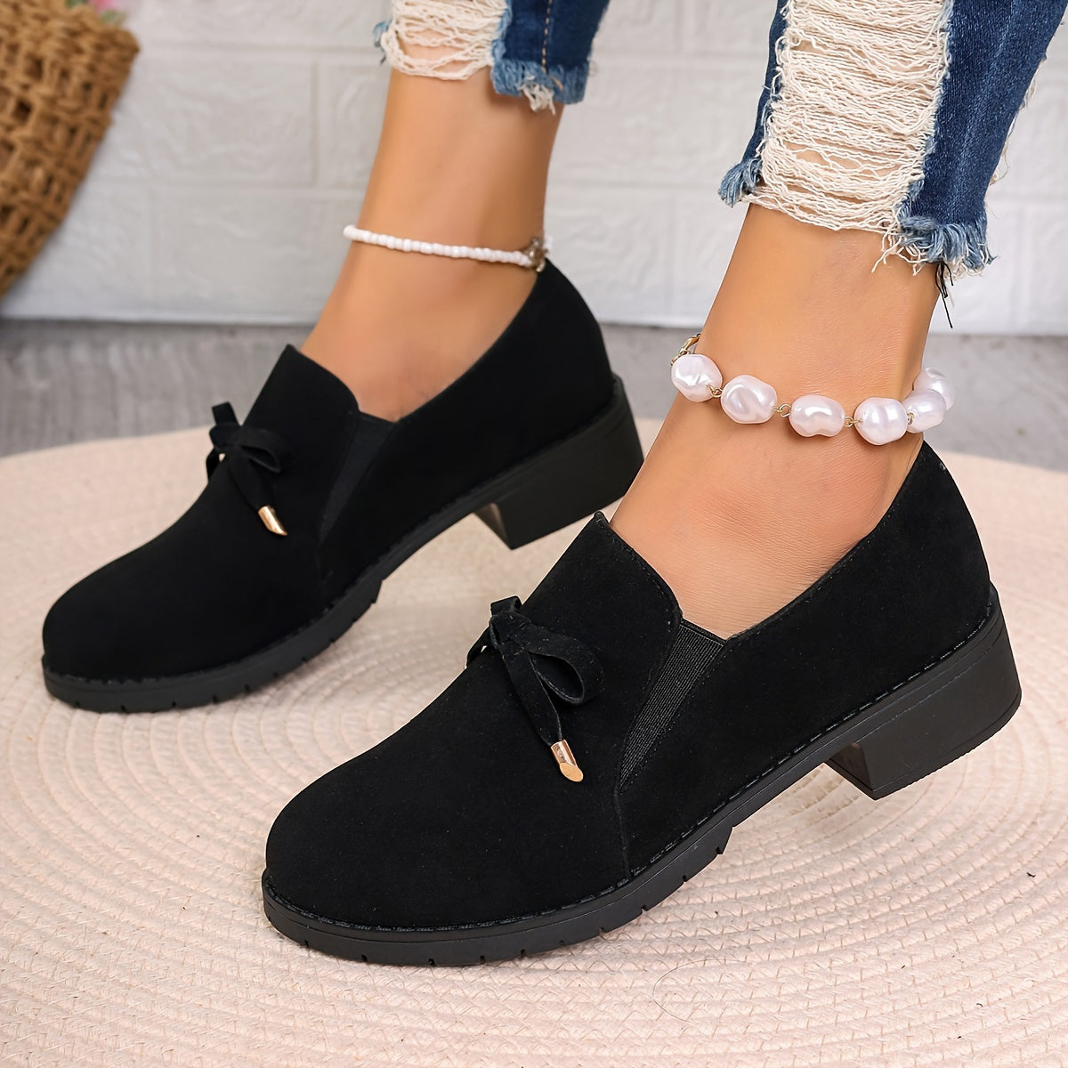 Women's bow-detail low-heel slip-on loafers in a green and black colour family (view 4)