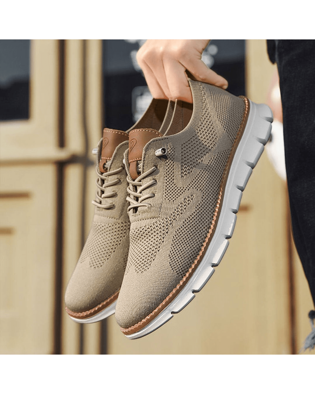 Men's lightweight breathable mesh everyday sneakers with a cushioned sole