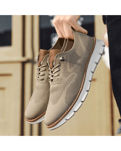 Men's lightweight breathable mesh everyday sneakers with a cushioned sole