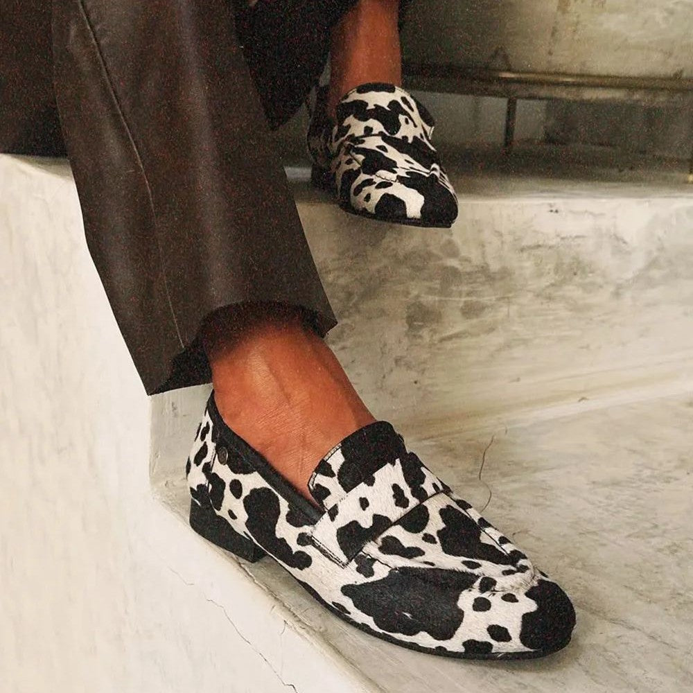 Kessoro women's black and white animal print loafers in black and white