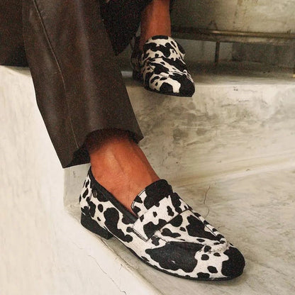 Kessoro women's black and white animal print loafers in black and white