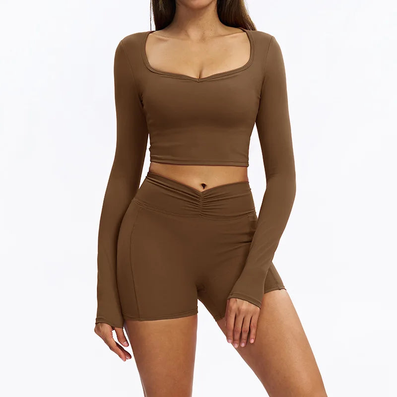 Women's long-sleeve 2-piece set, front detail
