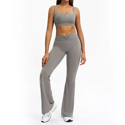 Women's long-sleeve 2-piece set, front view on model