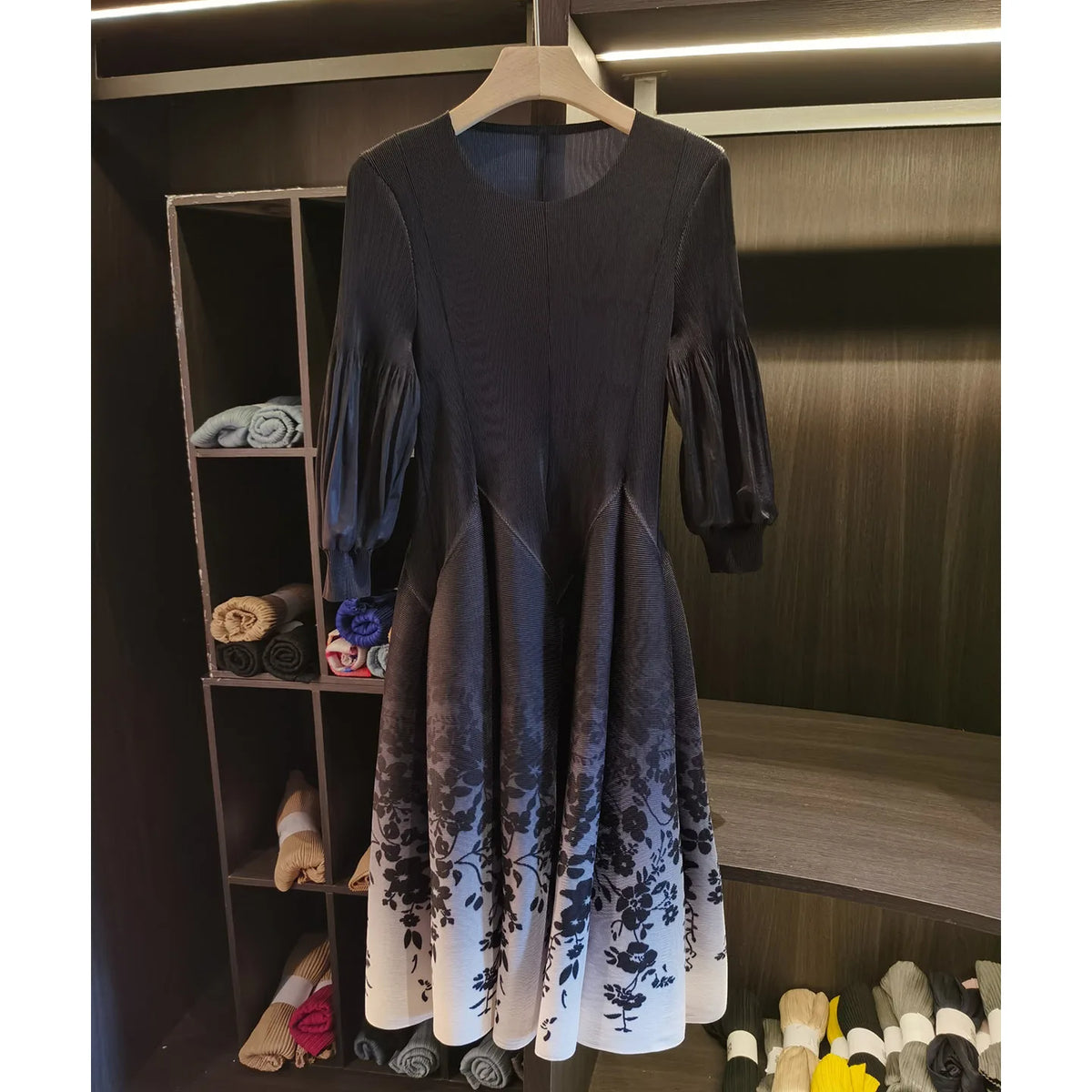 Kessoro Women's Lantern-Sleeve Printed Round-Neck Dress — view 7