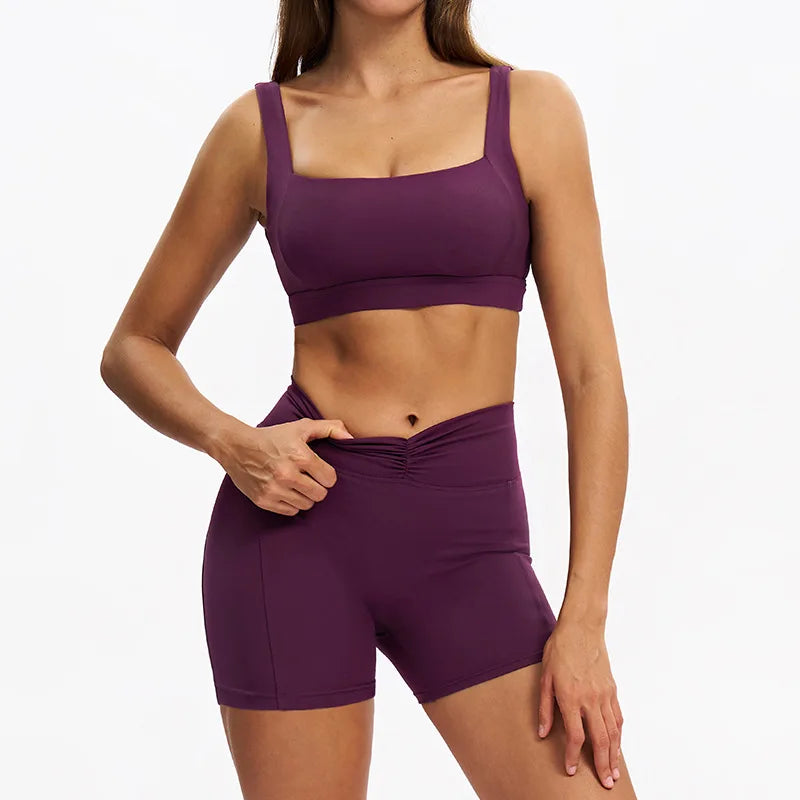 Women's long-sleeve 2-piece set, neckline detail
