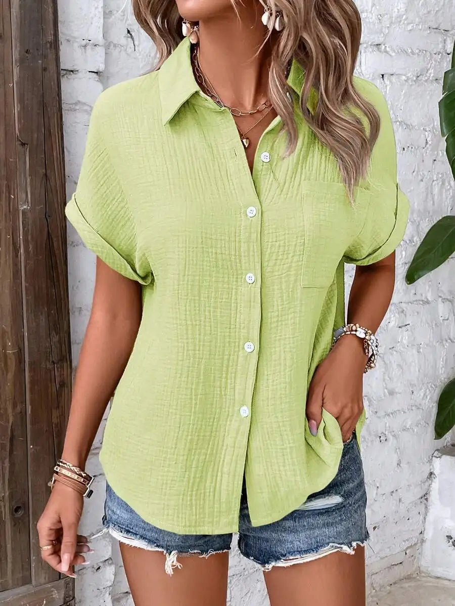 Women's short-sleeve cotton collared blouse, collar detail