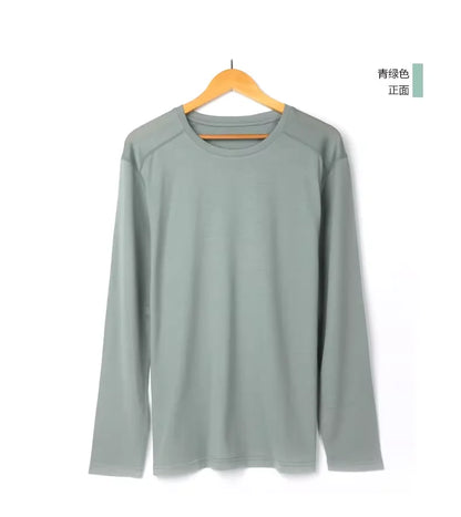 Men's long-sleeve wool T-shirt, hem detail
