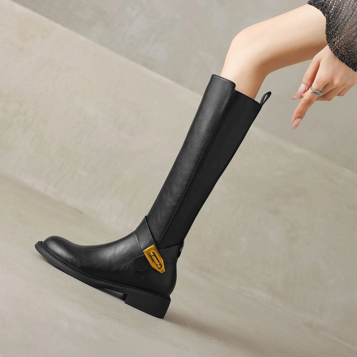 Kessoro Women's Warm Retro Leather Boots — view 6