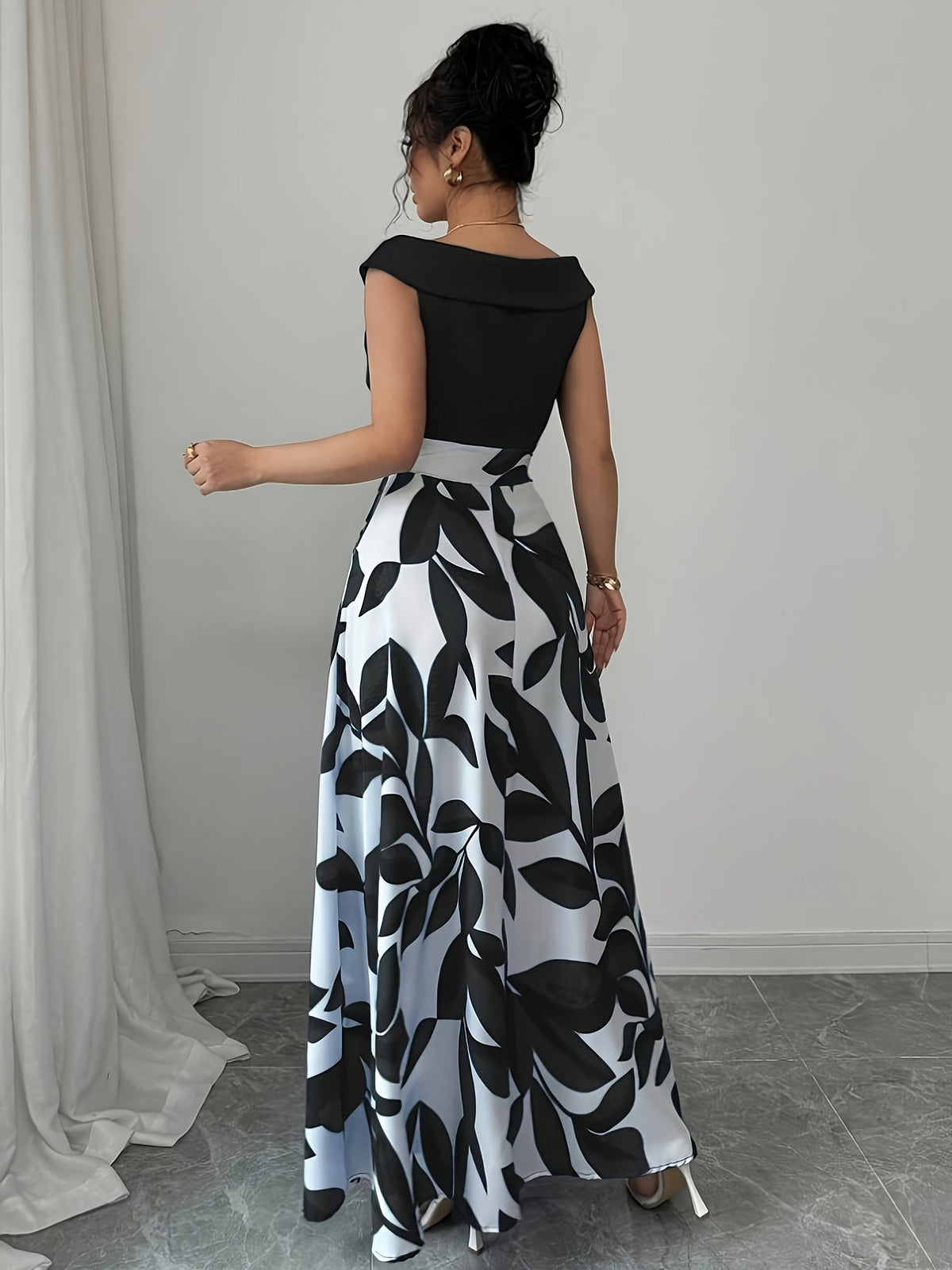 Women's leaf-print wrap-neck A-line maxi dress in a deep natural colourway