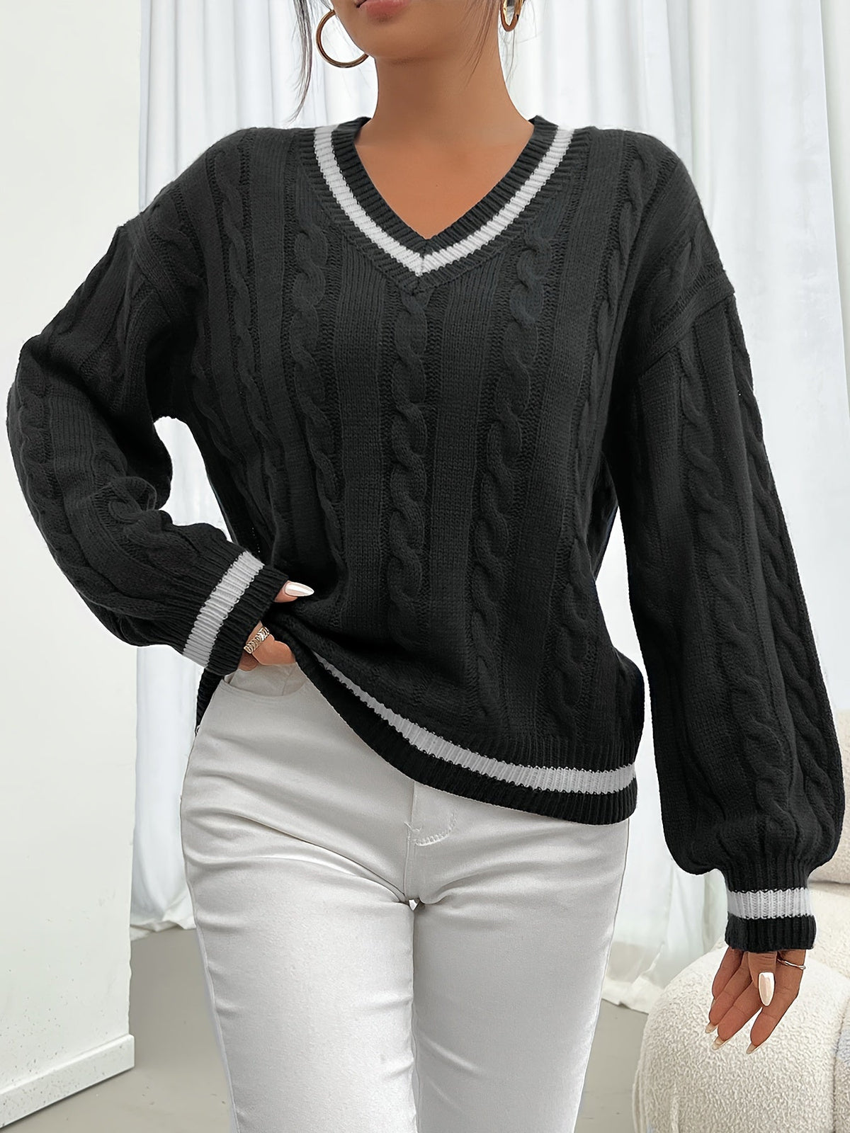 Kessoro women's cable-knit V-neck sweater in navy and black