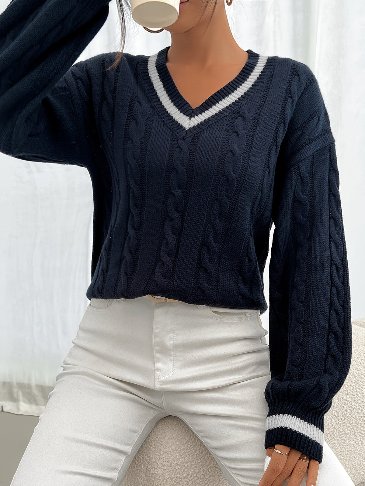 Kessoro women's cable-knit V-neck sweater in navy and black