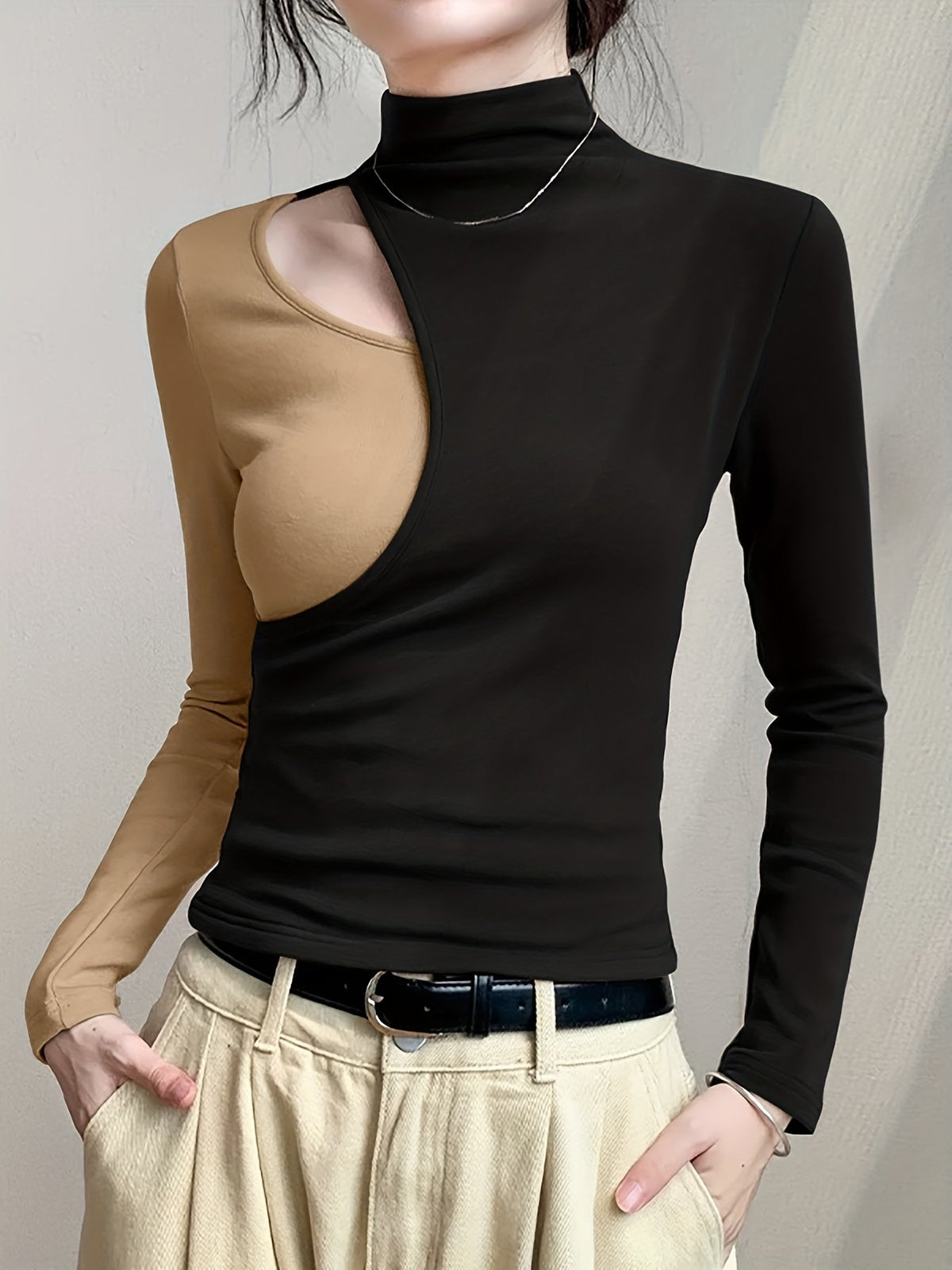 Kessoro women's slim-fit cutout mock neck top in black – image 5 of 6
