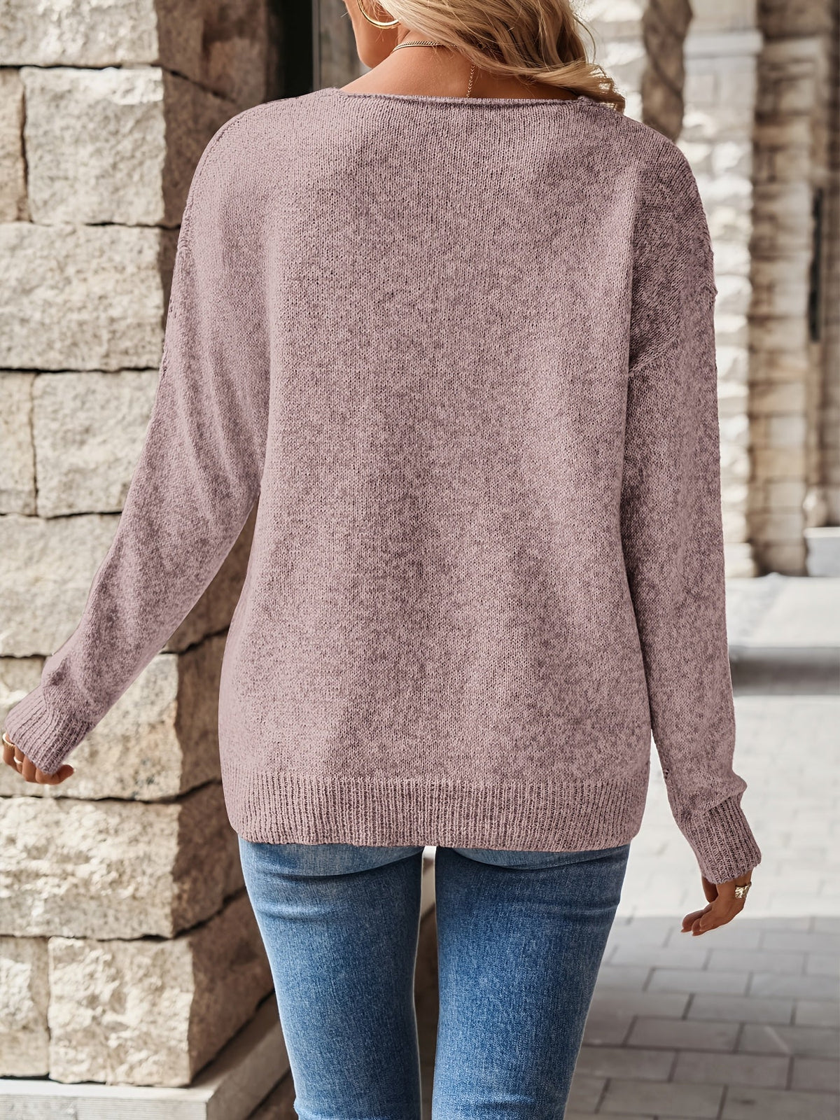 Kessoro women's relaxed V-neck drop-shoulder sweater in navy and pale pinkish grey