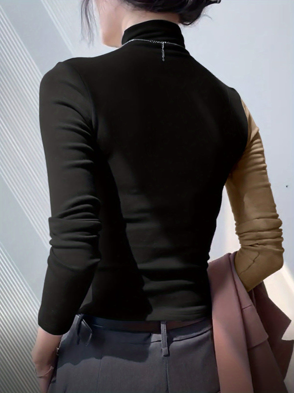 Kessoro women's slim-fit cutout mock neck top in black – image 3 of 6