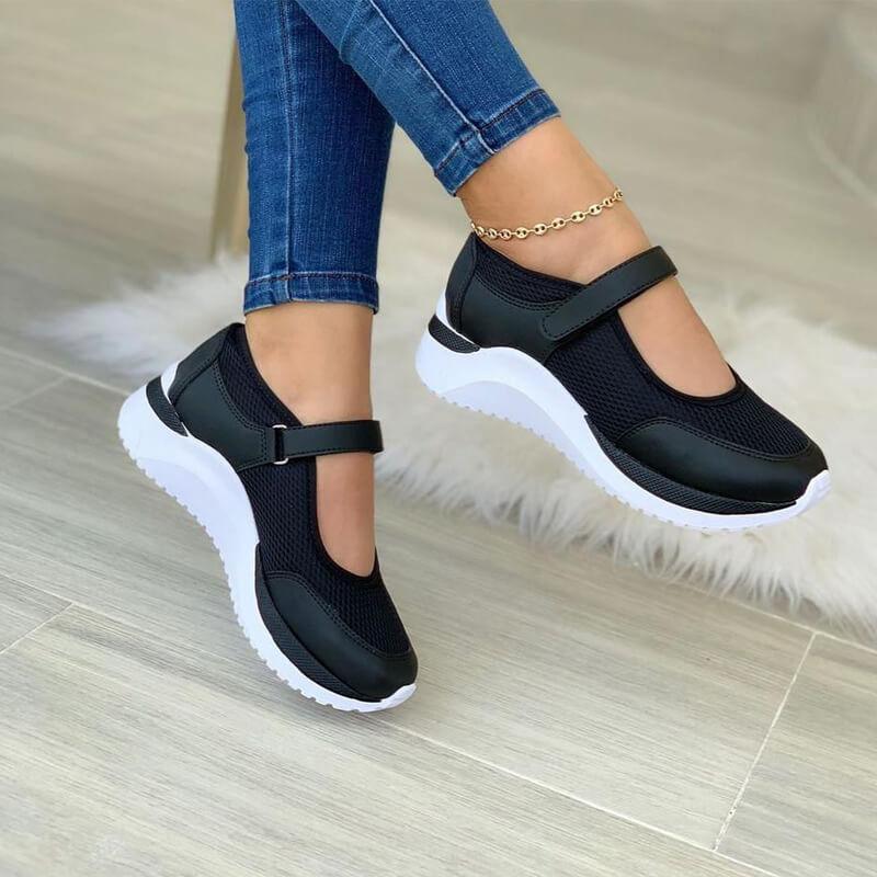Women's cushioned adjustable strap sneakers with a breathable upper in a light neutral colour family (view 3)