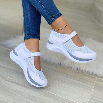 Women's cushioned adjustable strap sneakers with a breathable upper in a light neutral colour family (view 2)